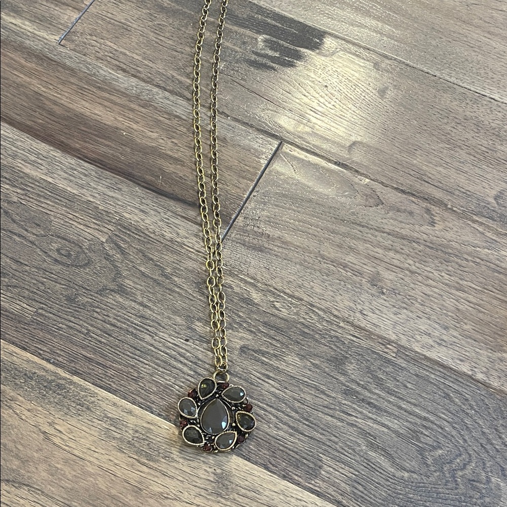 Chic Gold and Black Gemstone Necklace